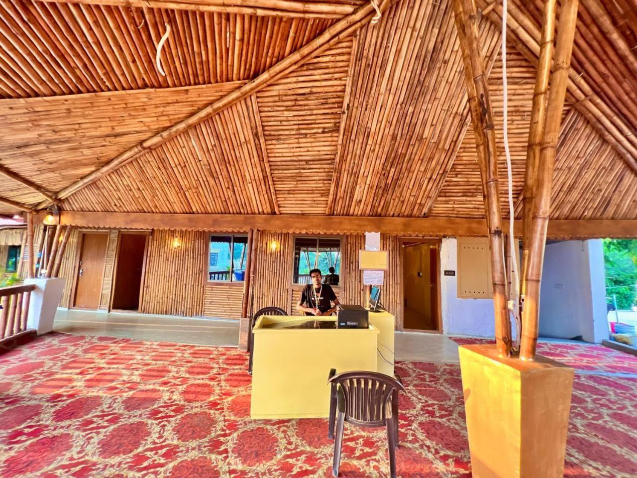 Sakri East La Pahi Palace- Banquet And Resort מראה חיצוני תמונה